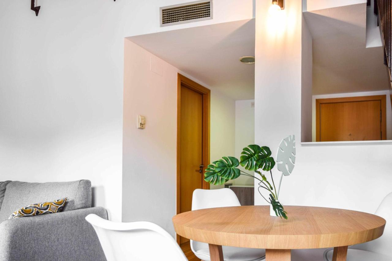 Loft Besalu Alojamiento Centrico Y Acogedor ภายนอก รูปภาพ